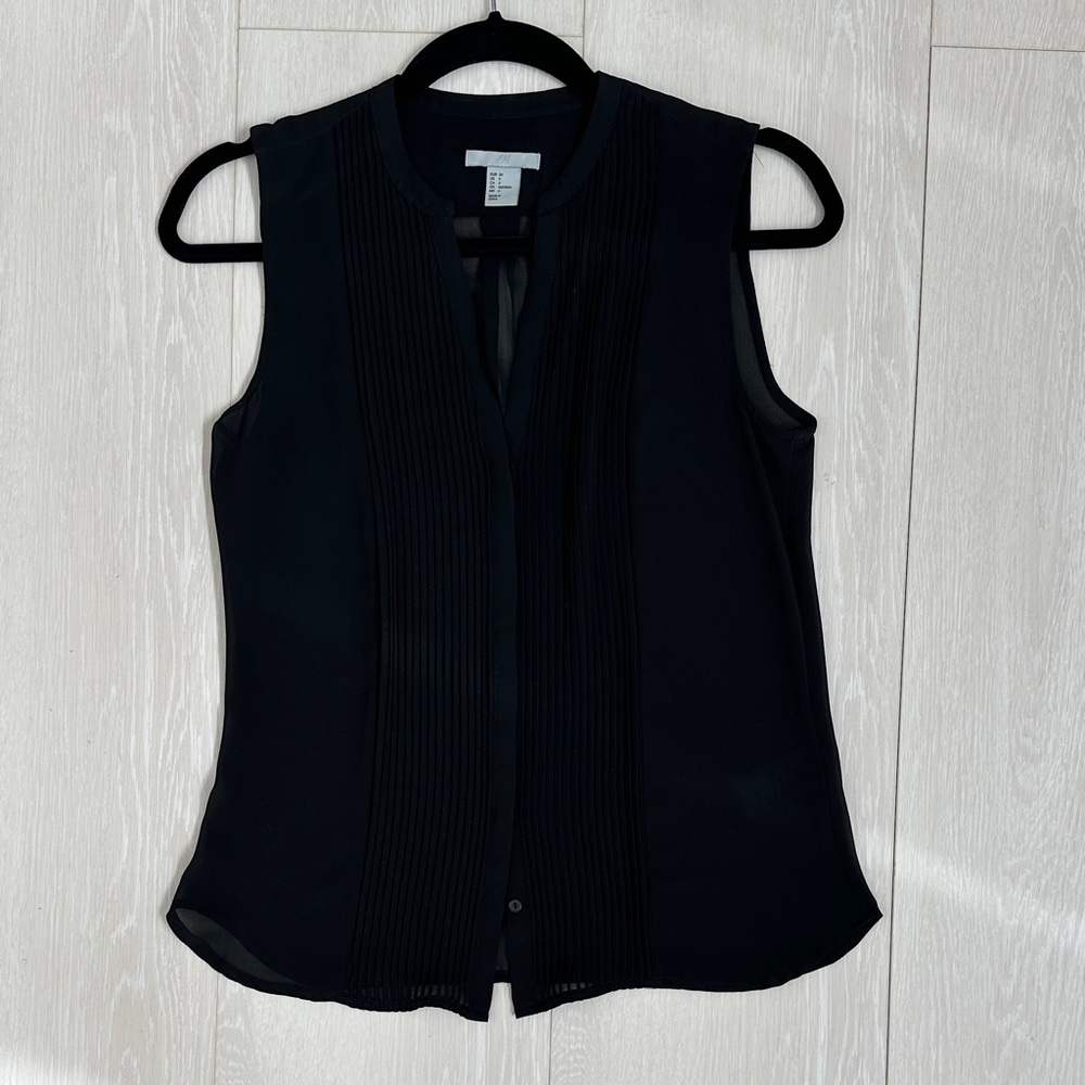 Black Sleeveless Blouse